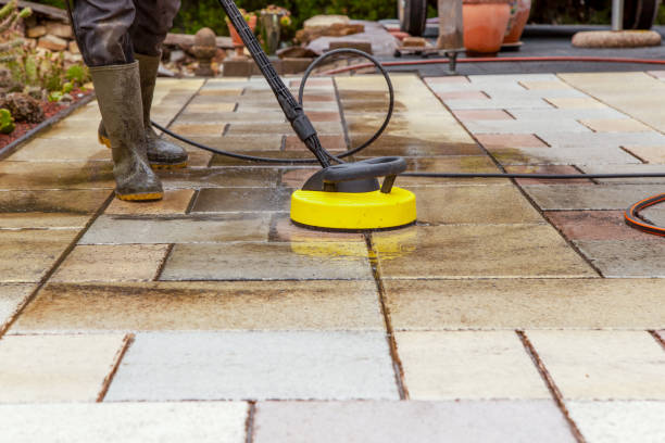 Best Sidewalk and Walkway Cleaning  in Una, WA